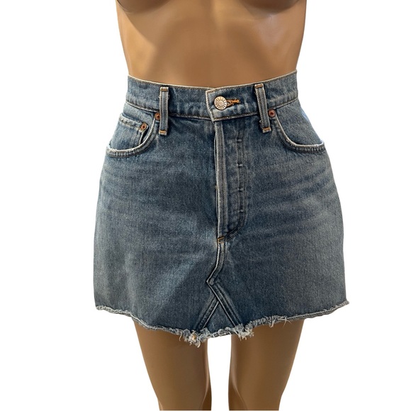 Adorable Aritzia denim mini - Picture 2 of 7